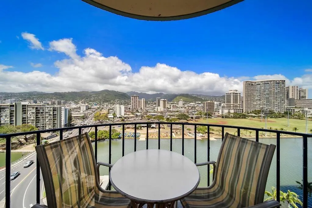 Апартаменты Waikiki Ocean Fantasy, Free Parking, Beach Supplies Гонолулу